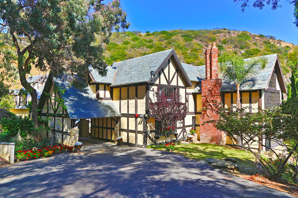 Beach House Treatment Malibu indigo ranch house driveway.