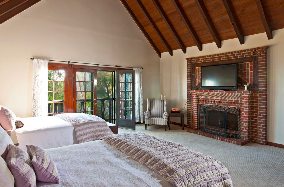 Beach House Treatment Malibu indigo ranch house two person room.