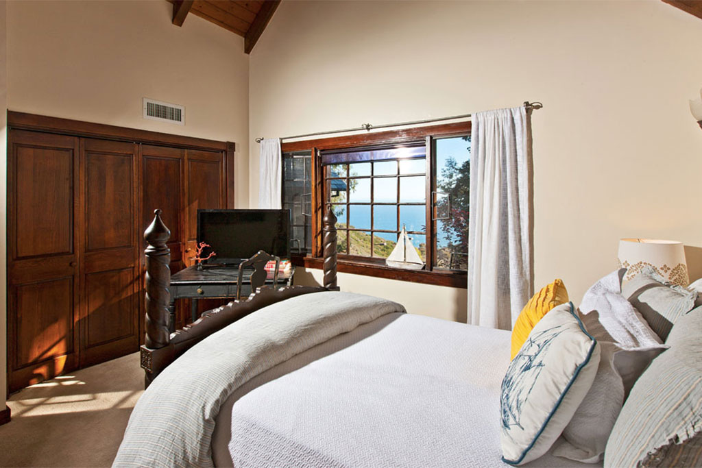 indigo-ranch-house-bedrooom-and-tv-side-view